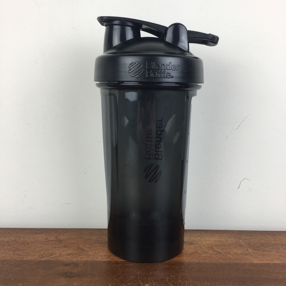 Blender Bottle Classic V2 Shaker Bottle - Black 18 Oz. Black Top - Picture 3 of 8